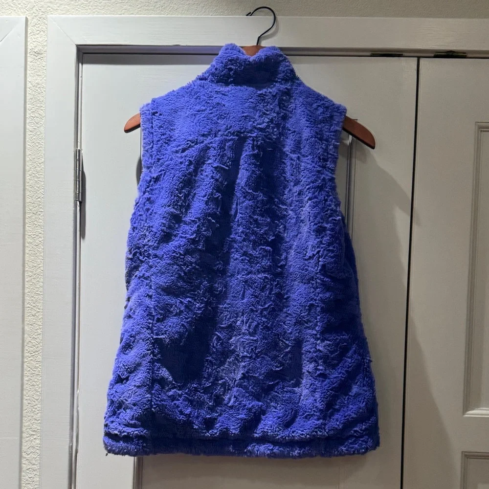 The North Face Women's Purple Quilted reversible Vest size M - Picture 9 of 9